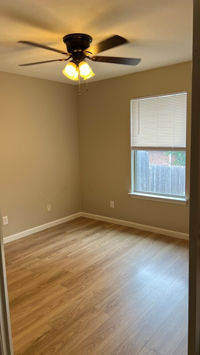 Building Photo - 1110 Mulkey Ln