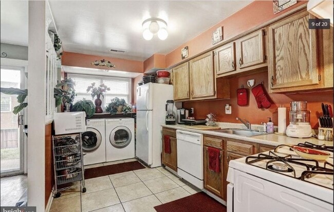 Building Photo - 2615 Hallam Ct