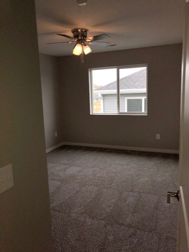Building Photo - 5033 W Stampede Ln