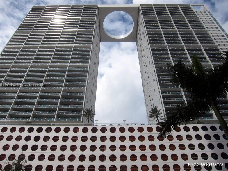 Building Photo - 500 Brickell Ave