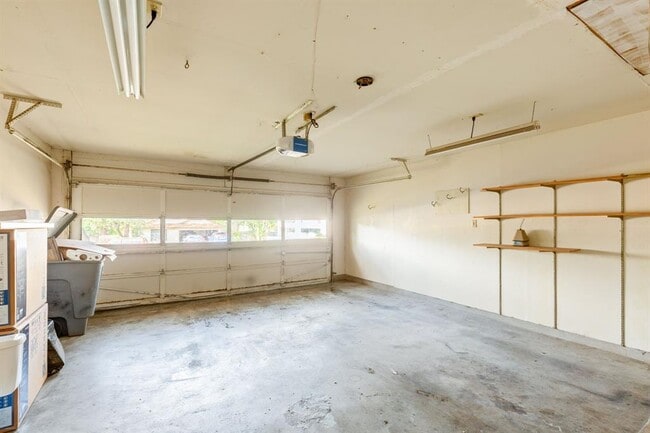 Building Photo - 12900 Garfield Ln