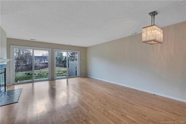 Building Photo - 11 Strathmore Ln