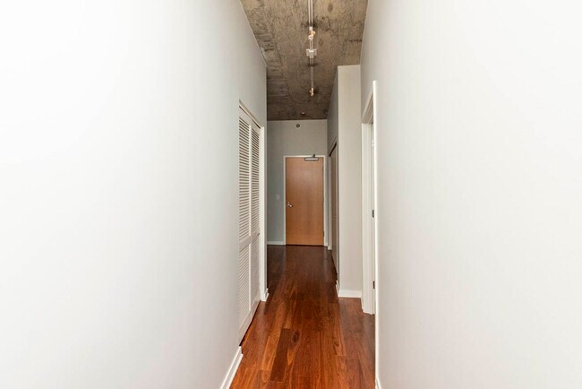 Building Photo - 700 N Larrabee St