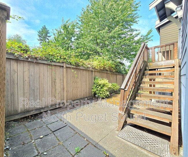Building Photo - 1216 92nd Ave NE