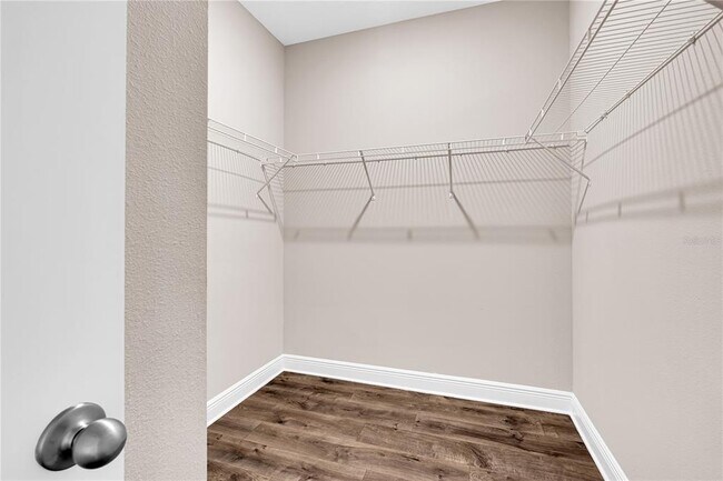 Building Photo - 10205 Pearson Ave