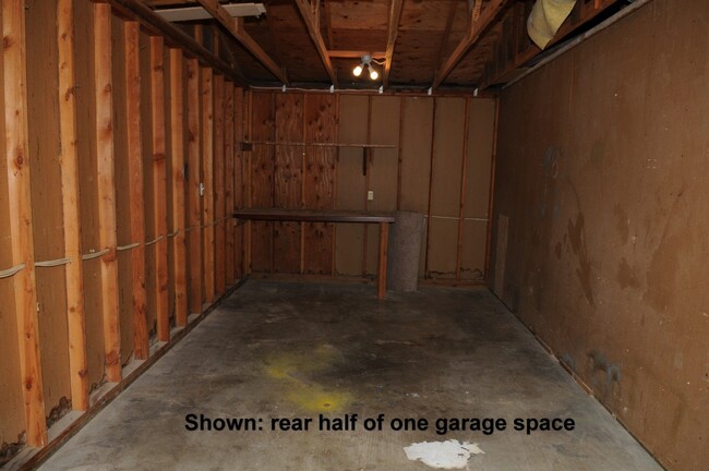 Building Photo - Private backyard, 2 patios, garage, new ro...