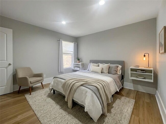 Building Photo - 1400 Gandy Blvd N