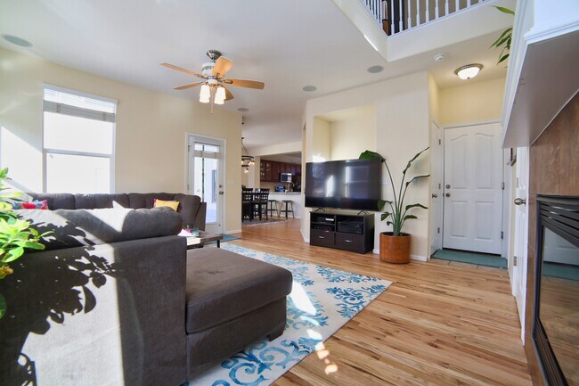 Family room - 10926 Brooklawn Rd