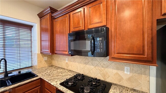 Building Photo - 9878 Big Window St