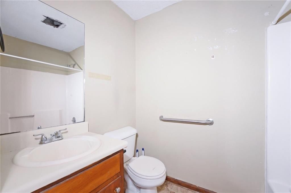 Building Photo - 124 Evergreen Trail SE