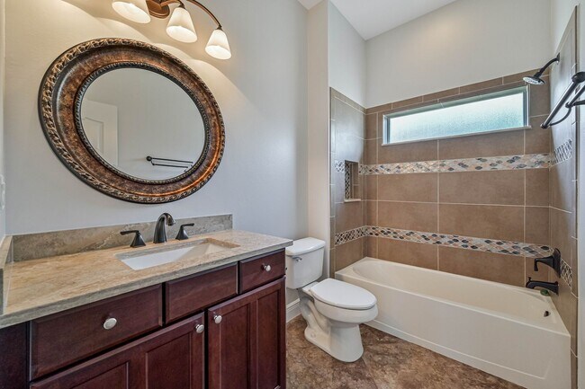 Building Photo - ** Immaculate,  3 Bed/2 Bath Lake Front Pool Home in Naples ~ Available NOW**