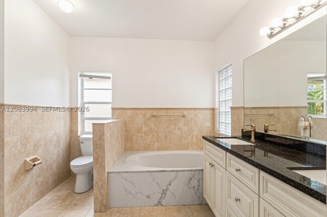 Building Photo - 10989 NW 56th Ct