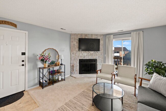 Building Photo - 814 Tenderfoot Hill Rd