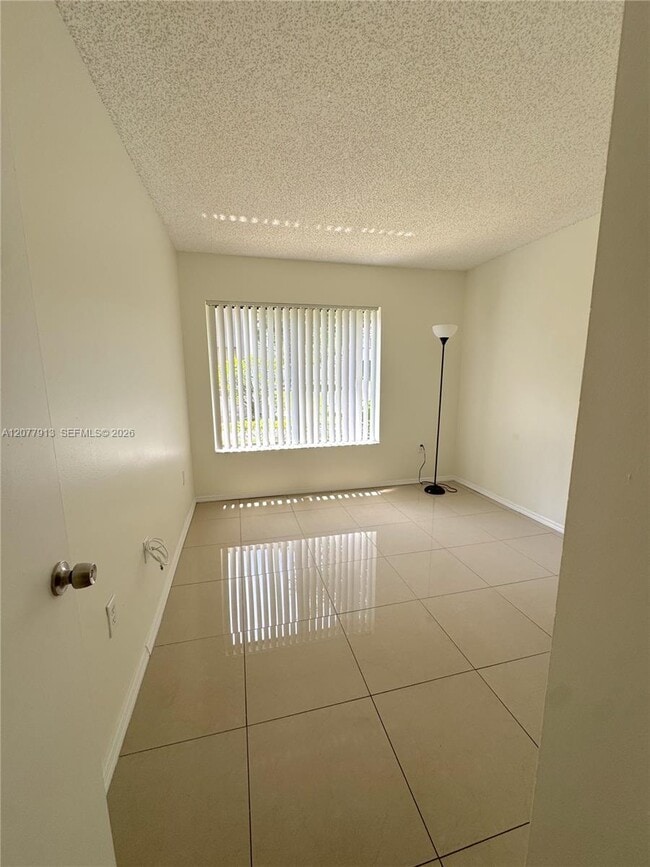 Building Photo - 3252 Coral Lake Ln