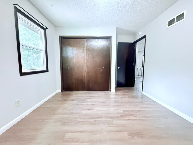 Bed #1 - 2302 W 3rd St