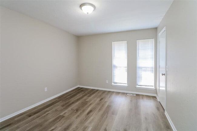 Building Photo - 8313 NW 105th St