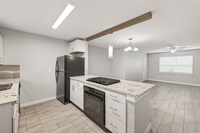 Building Photo - 1230 Shadowdale Dr