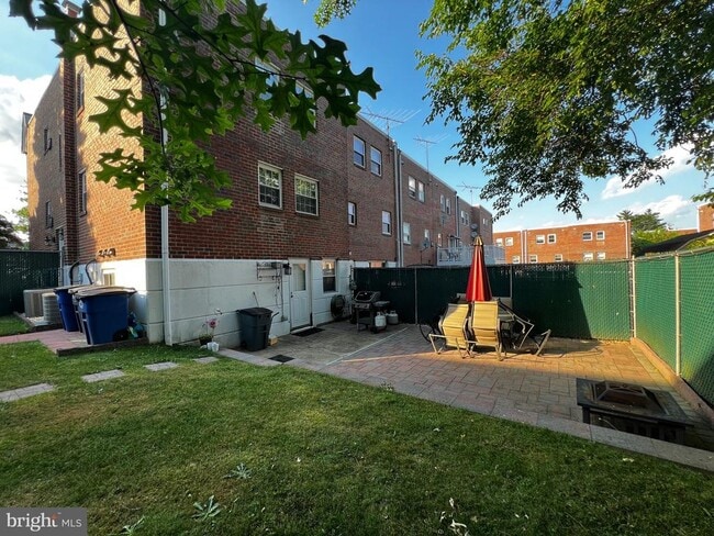 Building Photo - 9911 Lackland Dr