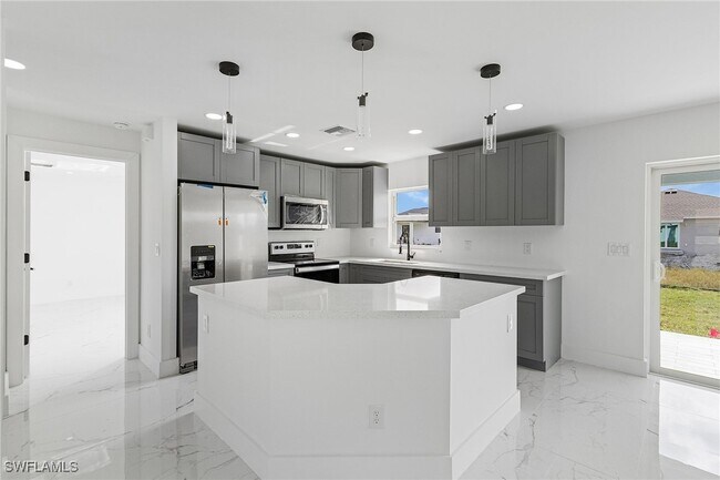 Building Photo - 2505 39th St SW
