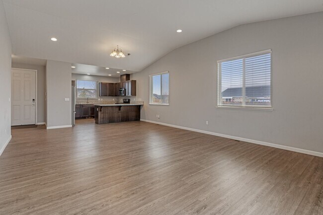 Building Photo - Trailer Parking, Newer house with Low main...