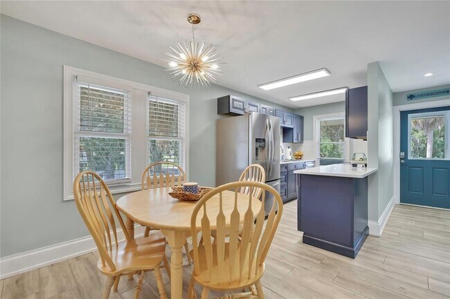 Building Photo - 30 SE Valare Ln