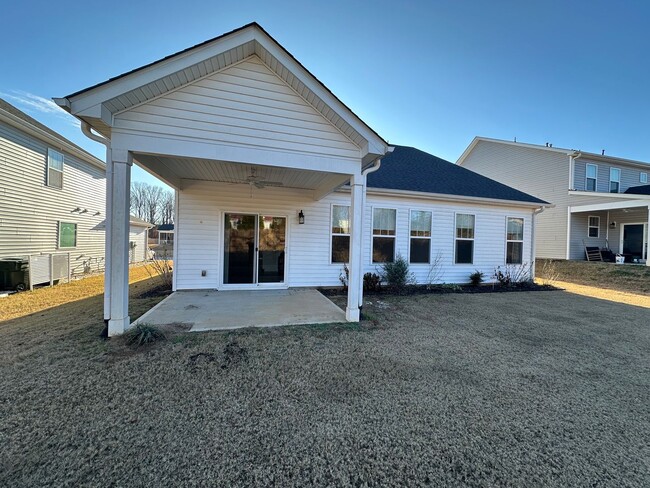 Building Photo - 521 Robinwood Pl