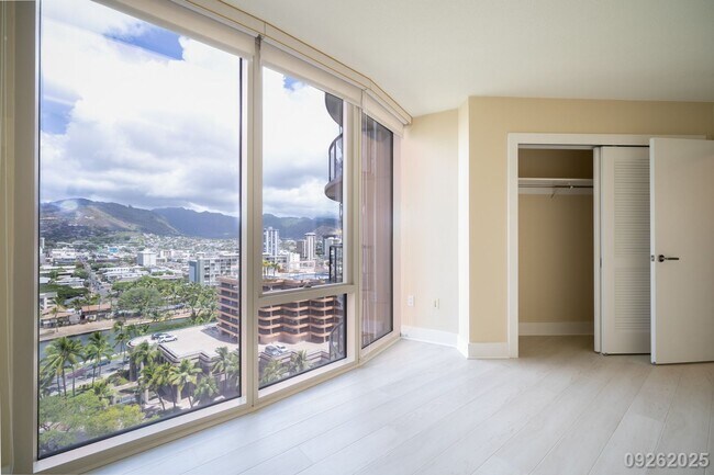 Building Photo - Luxury 3 Bed 2 Bath in the Allure