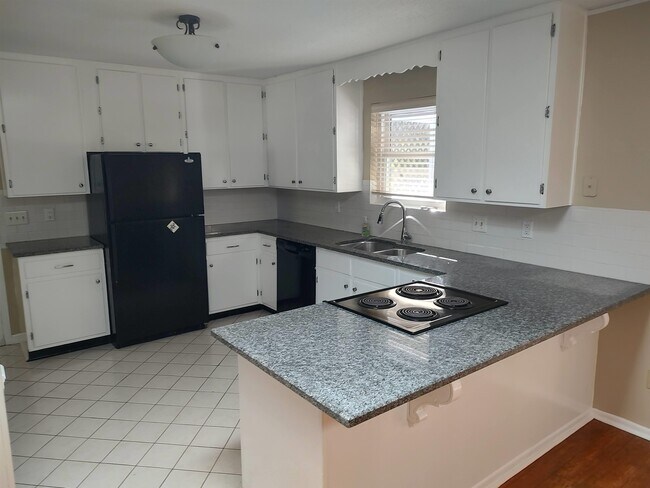 Building Photo - 1533 Woodgate Way