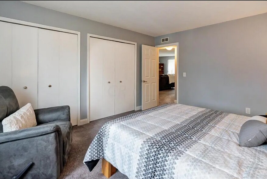 Bedroom - 4819 Middletowne St