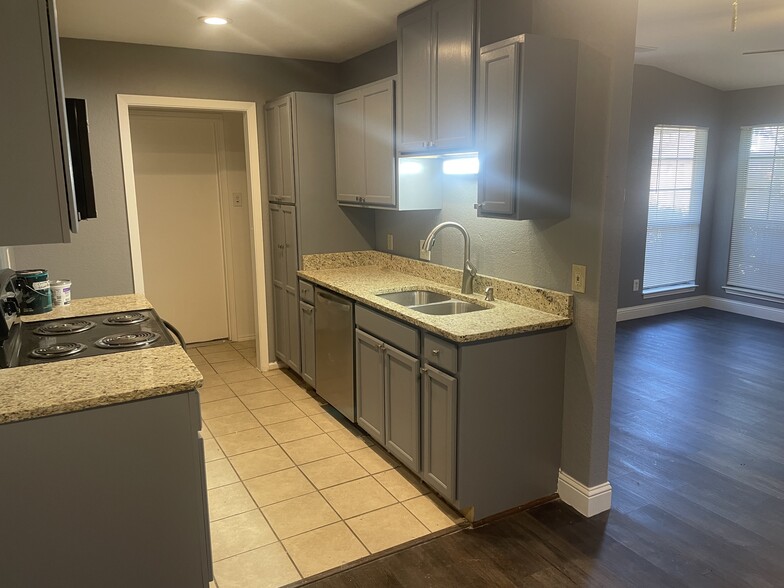 Building Photo - 5834 Silver Sage Drive