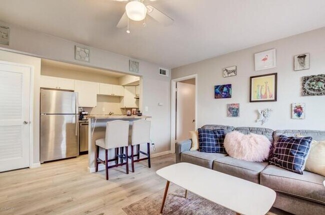 Building Photo - Fourplex 816