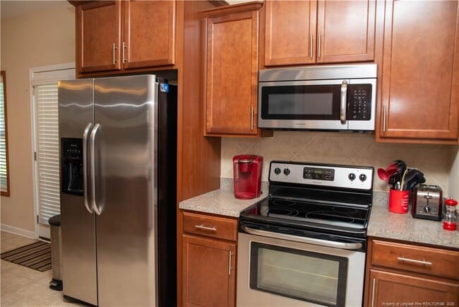 Building Photo - 309 English Oak Dr