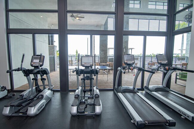 Building Photo - 8865 NW 160th Ter