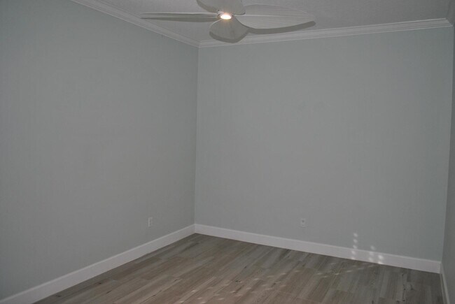 Building Photo - 128 Centennial Park Dr