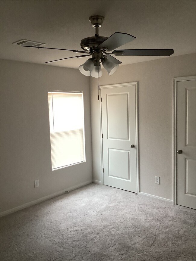 Building Photo - 15740 Del Norte Dr