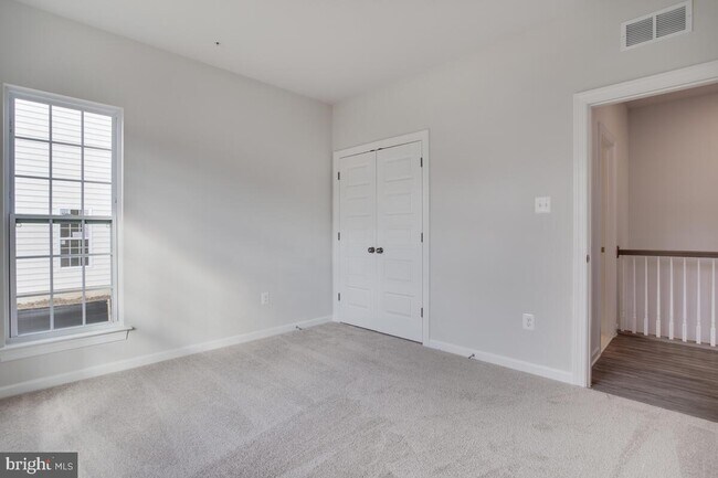 Building Photo - 6308 Savannah Dr