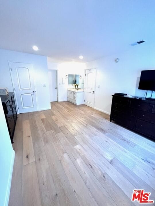 Building Photo - 221 S Gale Dr