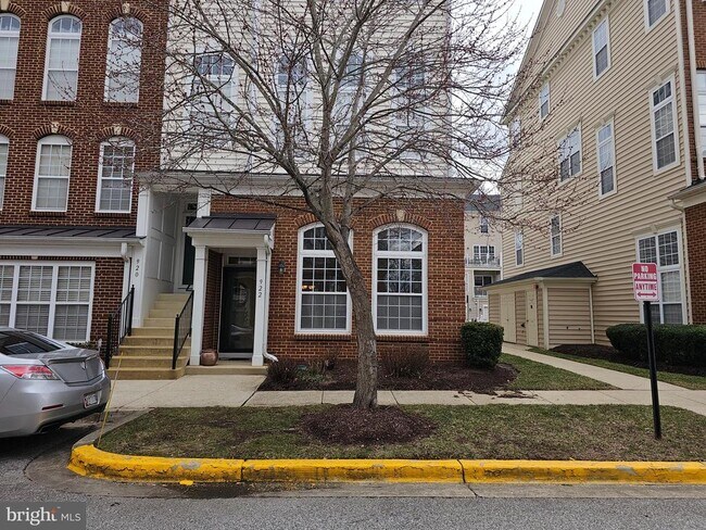Building Photo - 922 Pine Forest Ln