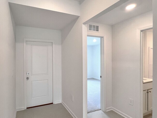 Building Photo - 2240 Crown Rock Blf Dr