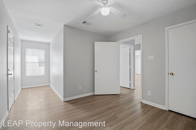 Building Photo - 3 br, 2 bath House - 919 Potomac Dr