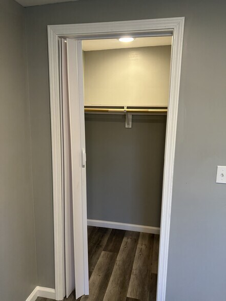 Building Photo - 113 Larry St