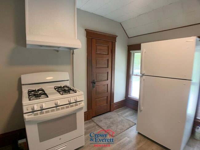 Building Photo - 2 bedroom unit in Niles