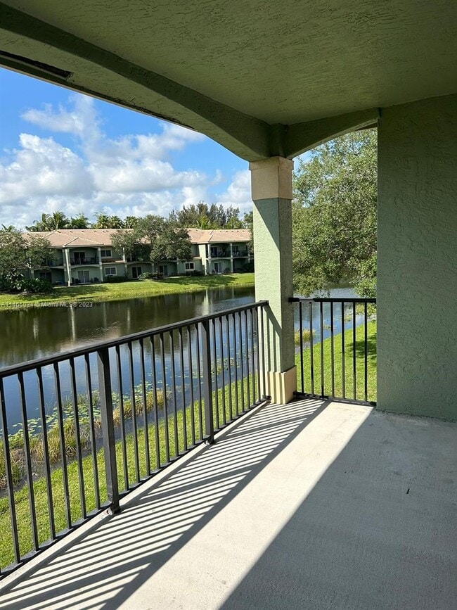 Building Photo - 280 Crestwood Cir