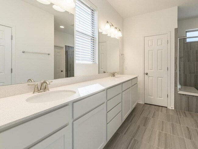 Building Photo - 9113 Garnet Dr