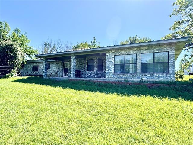 Building Photo - 1726 FM 2048