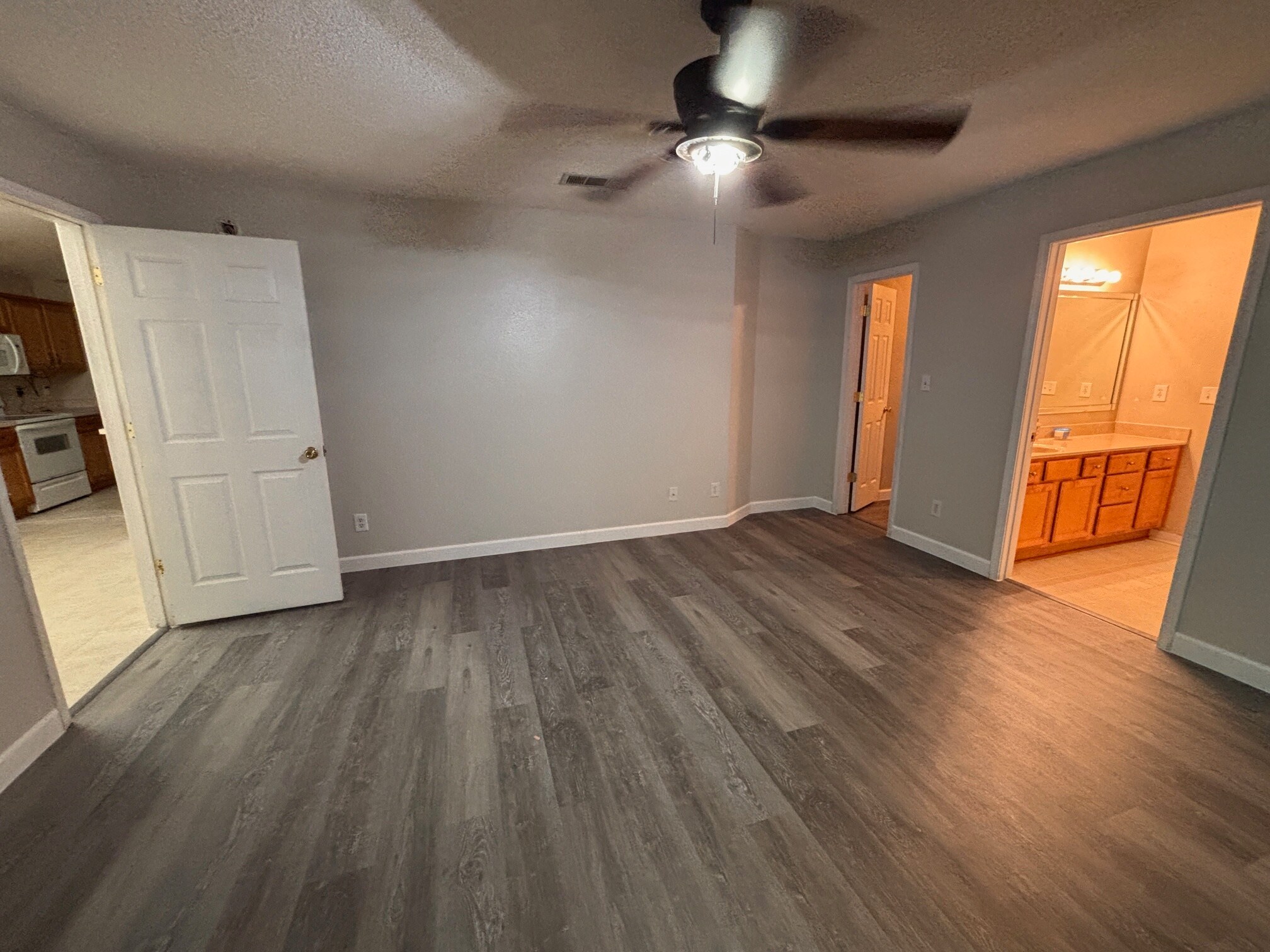 Building Photo - 2517 Gulf Breeze Ave