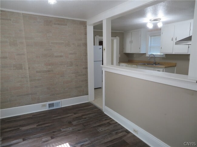 Building Photo - 308 Hartford Pl