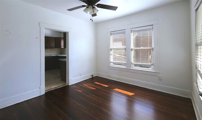 Building Photo - 120 N Edgewood St