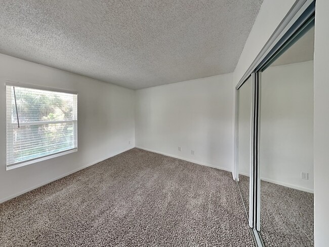 Building Photo - 2622 Lemon Tree Ln