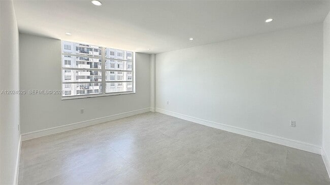 Building Photo - 2750 NE 183rd St